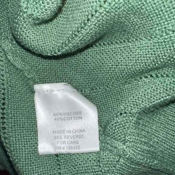 ModCloth Green Eyelet Knit Scoop Neck lightweight sweater - Picture 4 of 4